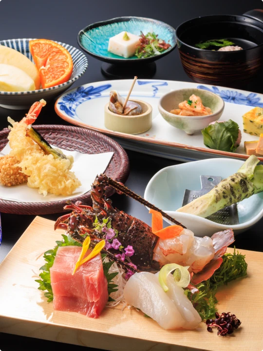 会席料理の盛り合わせ